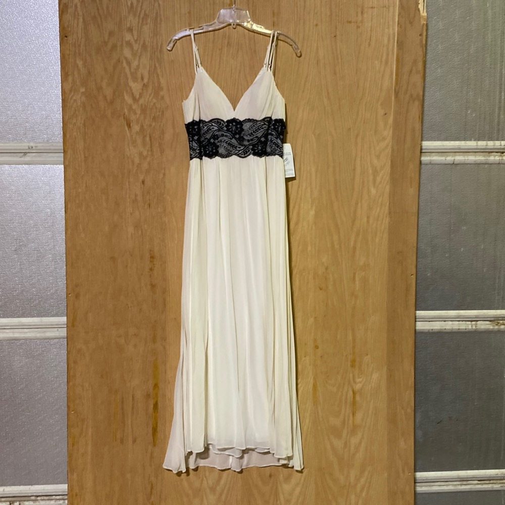 OC by Oleg Cassini - beautiful Lightweight Maxi formals in great condition